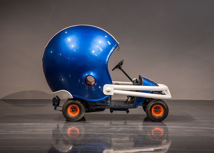 2000 E-Z-GO  Helmet Car 