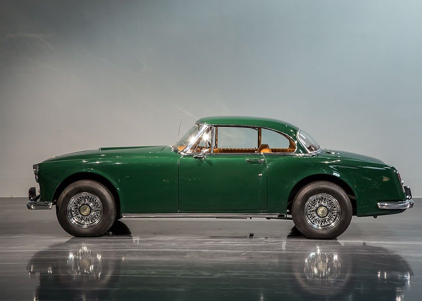 1954 Edwards  America