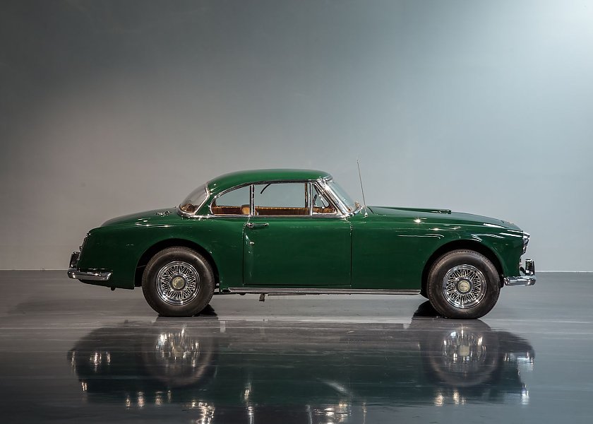 1954 Edwards  America