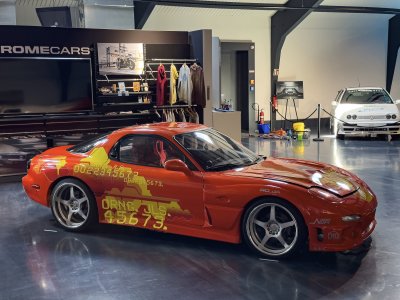 mazda-rx7-orngjls-fast-furious2-seitenansicht-rechts